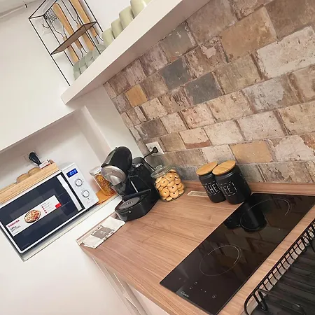 Fuori Dal Chiostro タルクイーニア
